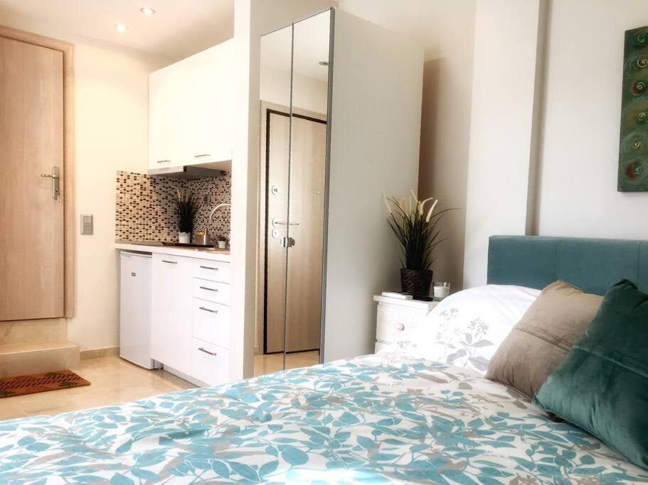 Emerald Mini Suite:Your Deluxe Studio In Kalamaria 테살로니키 외부 사진